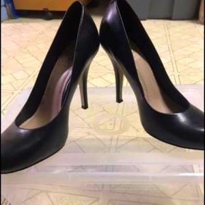 Black VInce Camuto Pumps